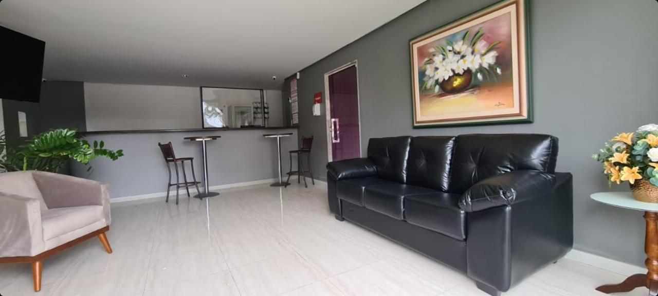 Candeias  Petro Hotel Candeias מראה חיצוני תמונה